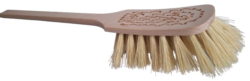 Stielbürste mit Naturbesatz Fibre, Verwendung von Sturmholz für den Holzkörper
